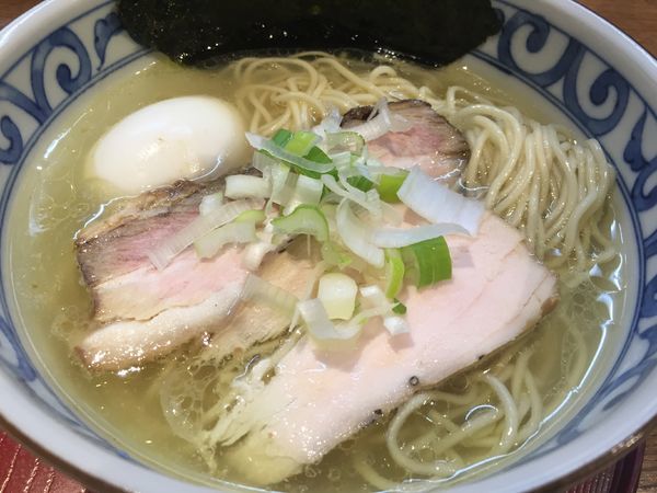 「名古屋コーチン100％のラーメン(900円）＋半熟玉子」@らー麺屋 バリバリジョニーの写真