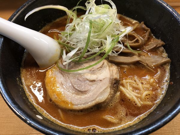 「旨辛こってりらーめん　２辛」@麺家うえのの写真