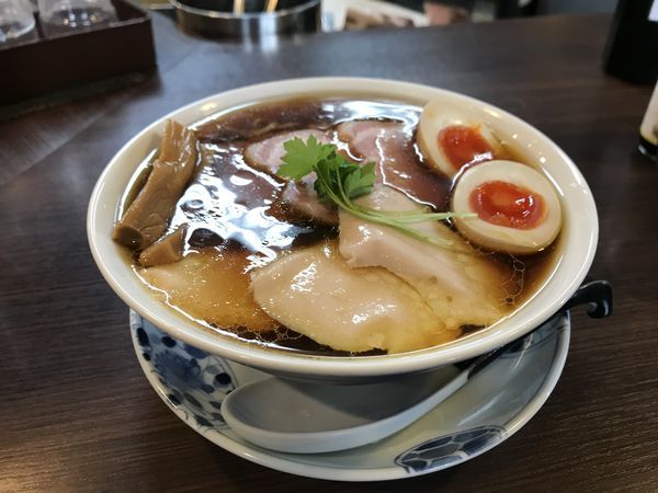 「特製醤油らぁ麺」@らぁ麺 紫陽花の写真