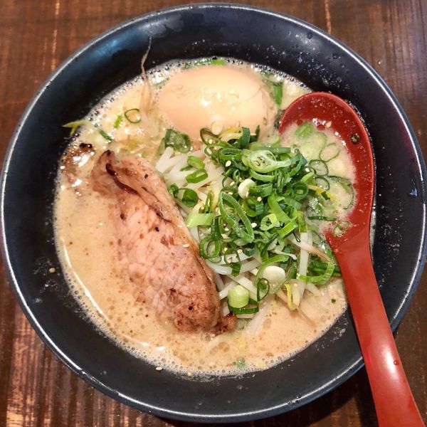 「伊予路のみそラーメン (700円) 味付けたまご (100円)」@ラーメン 一興 砥部店の写真