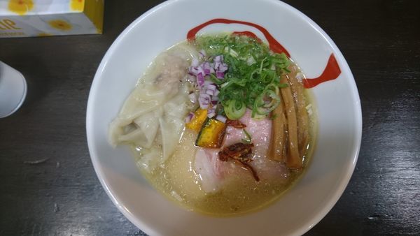 「コク塩ワンタン麺980円」@麺や 魁星の写真