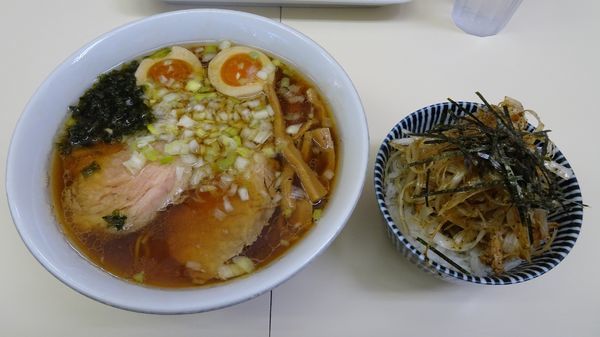「特製中華そば（800円）＋豚まぶしご飯（250円）」@中華そば ふくみみの写真