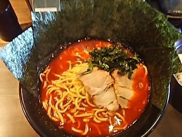 「美辛ラーメン2辛、中盛、海苔増し」@ラーメン 萩原家 藤沢店の写真