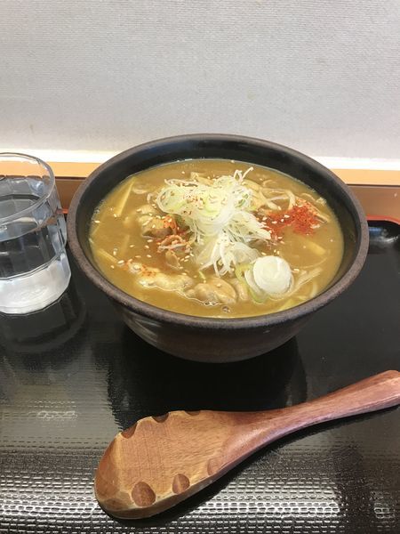 「カレー南蛮そば 550円」@かのや 新宿西口店の写真