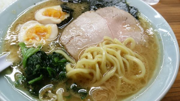 「ラーメン　味付きタマゴ　半ライス」@近藤家 本店の写真