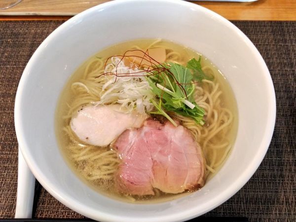 「期間限定 魚介香る鶏塩らぁ麺」@らぁ麺 やな木の写真