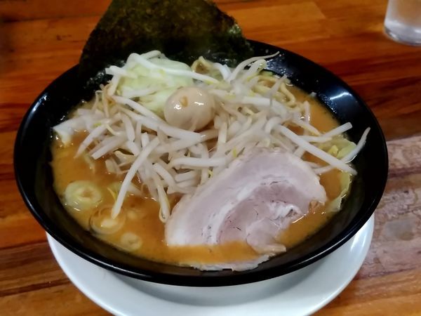 「味噌ラーメン(並盛・160g)800円＋炙りチャーシュー丼」@横浜ラーメン 湘家 前橋店の写真