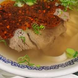 牛肉面（平打ち麺）