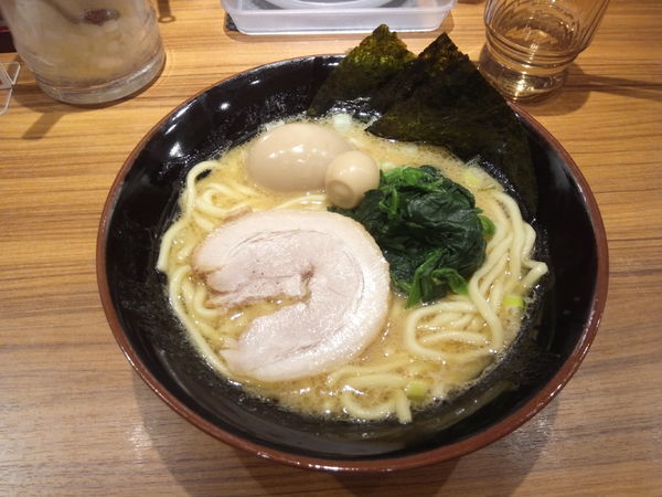 「ラーメン」@横浜家系ラーメン 壱角家 松戸五香店の写真