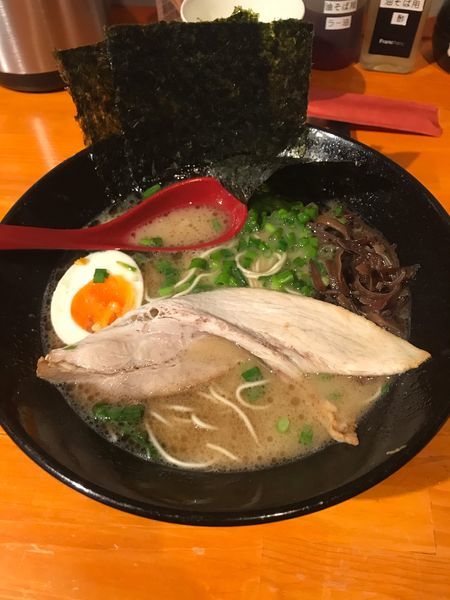 「白湯豚骨らーめん➕麺固め」@麺屋 へうげものの写真