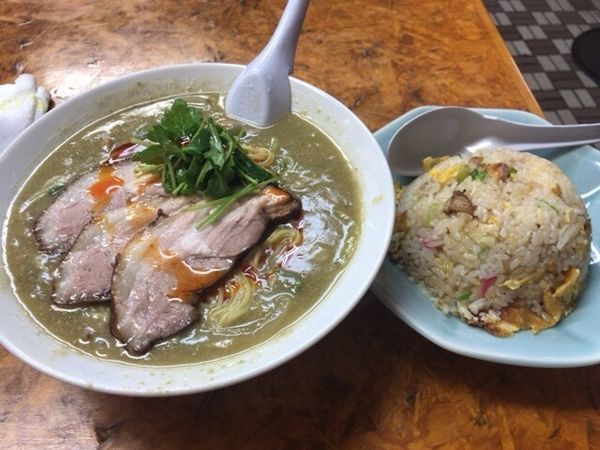 「かきのダシサンラー麺(辛)+半チャーハン」@かし亀の写真