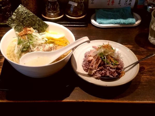 「味玉白鶏麺(大盛・250g)880円＋ミニ丼280円」@屋台らーめん 鷹流 高田馬場店の写真