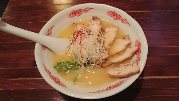 「鶏白湯らーめん 820円 + チャーシュー 150円」@麺・酒処 ぶらりの写真