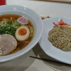 醤油ラーメン＋半チャーハン