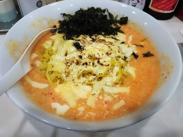 「焦がしチーズタンタンメン￥800＋平日Aセット￥100」@奴が愛したタンタンメン メーギ・テントーチの写真