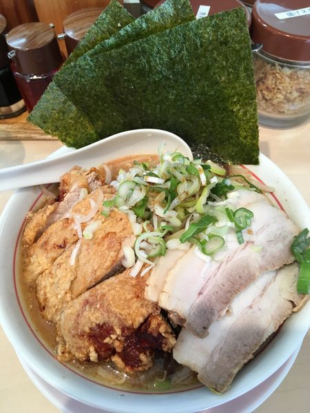 「豪華盛りラーメン」@味噌らーめんの店 しなり丸の写真