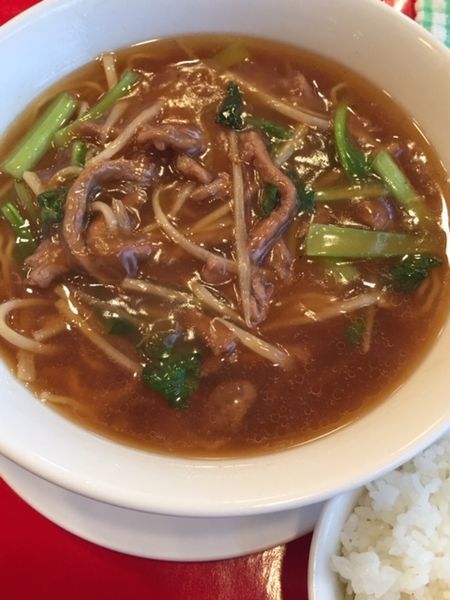 「牛肉あんかけ麺 600円（土曜価格）　ライス付き」@飛鳥の写真