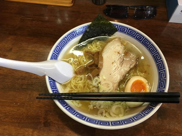 「塩ラーメン ¥730」@宮坂商店 上諏訪駅前店の写真