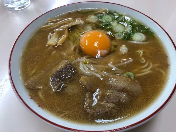 「中華そば中550円、生卵50円」@中華そば いのたに 本店の写真