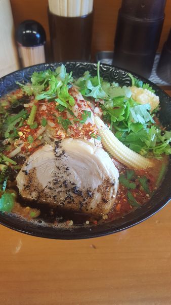 「蠍パクチー辛さ増し痺れ増しニンニク増し々モヤシ増し中盛」@Japanese soba Noodles 蠍の写真