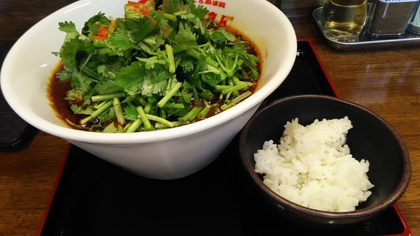 「パクチー辛っとろ麻婆麺　+　一口ライス」@辛っとろ麻婆麺 あかずきん 蒲田店の写真