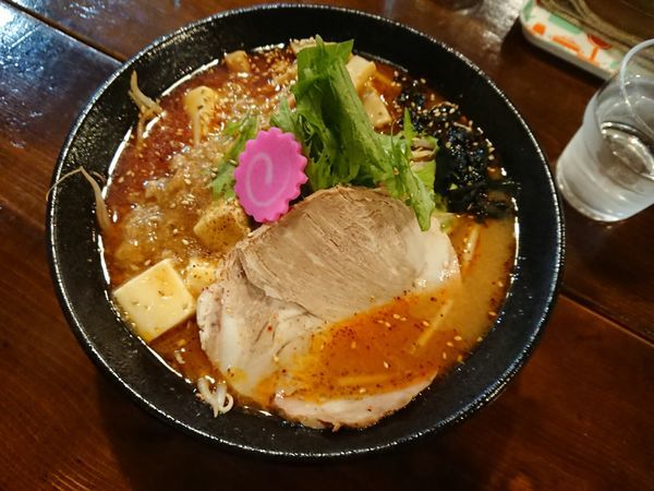 「夜限定 麻婆辛みそらーめん平麺 800円」@らーめん 砂小屋の写真