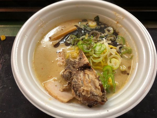 「濃厚甘海老スープの札幌味噌らーめん〜焦がし海老マー油ver〜」@東京ラーメンショー2018の写真