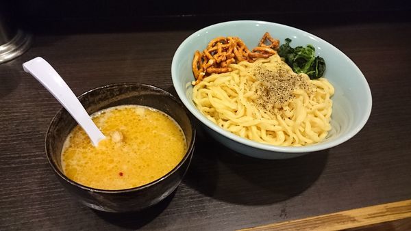 「ゴルゴンゾーラ豚骨塩つけ麺・大盛り 800+100円」@三鷹食堂いなりの写真