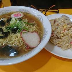 Cセット：ラーメン+半チャーハン　730円