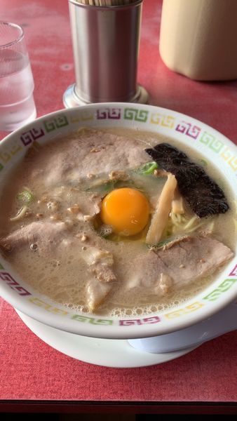 「卵入りラーメン」@大久ラーメンの写真