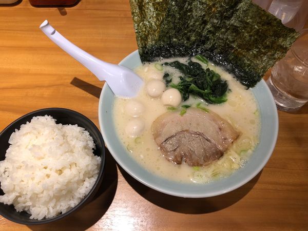 「塩ラーメン うずら 730円」@横浜家系ラーメン 船橋 魂心家の写真