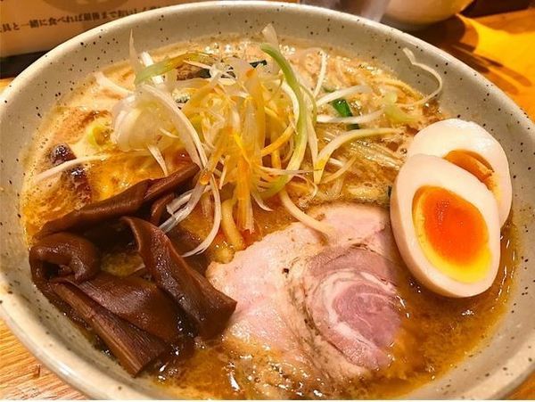 「辛バリ味噌らーめん」@つじ田 味噌の章の写真