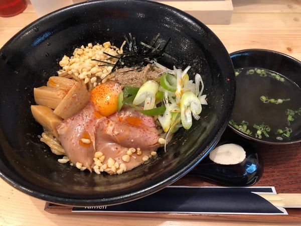 「【限定】まぜそば（魚介）850円」@NRT ramenの写真