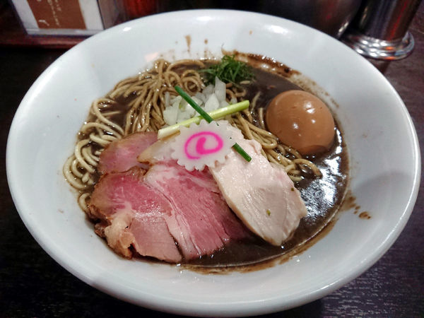 「濃密な煮干しそば＋和え玉」@中華そば いづるの写真