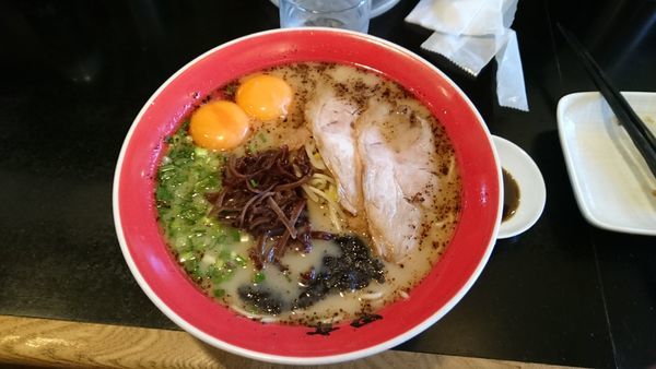 「黒亭セット（玉子入りラーメン+そぼろ丼ミニ+餃子4個）1290円」@黒亭 本店の写真