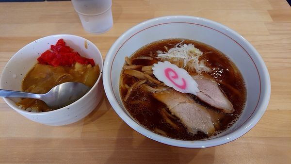 「醤油ラーメンとカレー茶碗」@柳麺かいとの写真