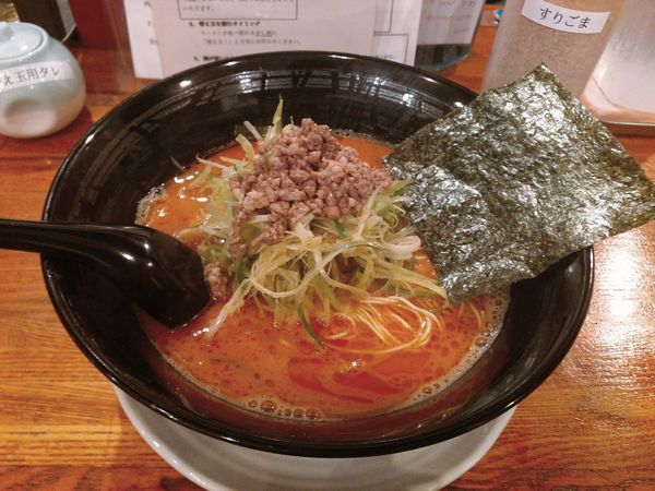 「辛みそとんこつらーめん 　¥750」@博多とんこつラーメン しろひげの写真