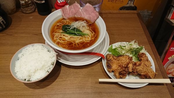 「ラーメンからあげセット」@びじねす食堂の写真
