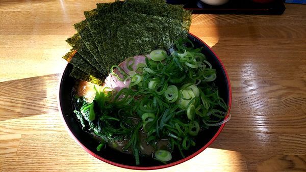 「ラーメン 九条ネギ&海苔」@麺家 紫極の写真