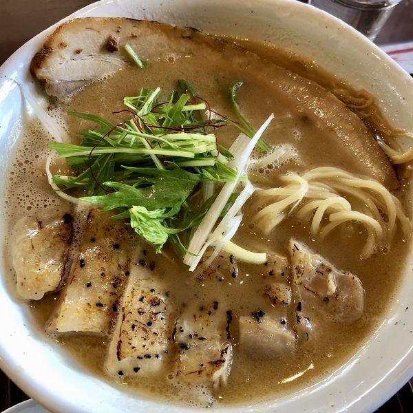 「濃厚トリパイタン麺＋チャーシュー１枚」@麺工房 かなでの写真