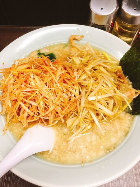 「ネギ塩ラーメン赤ネギ白ネギ」@ラーメンショップ椿 ひたちなか店の写真