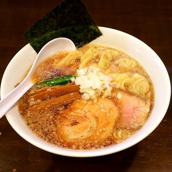 「こってり煮干し＋ワンタン」@ラーメン 一兎の写真