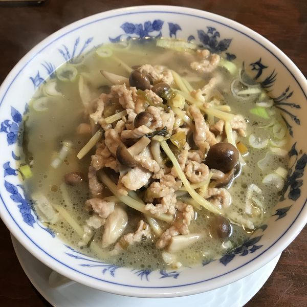 「肉と高菜そば（￥800）」@富泉楼 COZINHAの写真