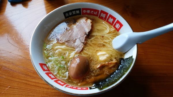 「塩バターラーメン¥750-＋地鶏の煮玉子¥100-」@中華そば 阿波家の写真