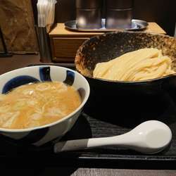 粗びきワンタンつけ麺(大盛)