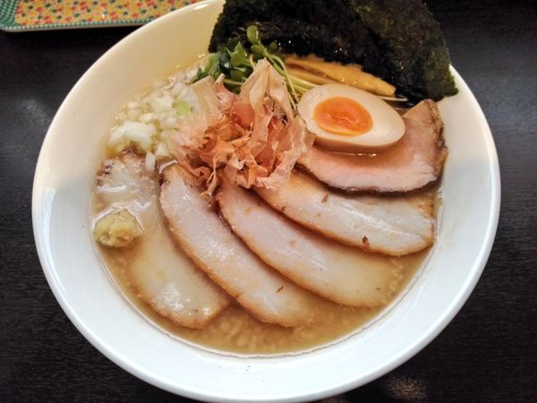 「きまぐれ限定 鰹と背脂の肉そば」@麺屋 シロサキの写真