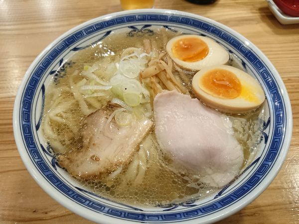 「【限定】白醤油の中華そば850円＋味玉 他」@くじら食堂 nonowa東小金井店の写真