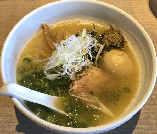 「えび塩らぁめん＋煮たまご（￥720＋￥100）」@麺や鐙壱番の写真