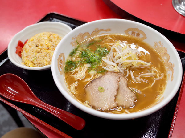 「醤油とんこつラーメン＋ミニ焼めし…850円」@冠生園の写真
