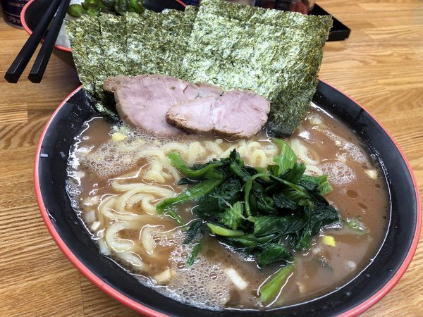 「ラーメン（700円）＋海苔（50円）」@麺家 紫極の写真